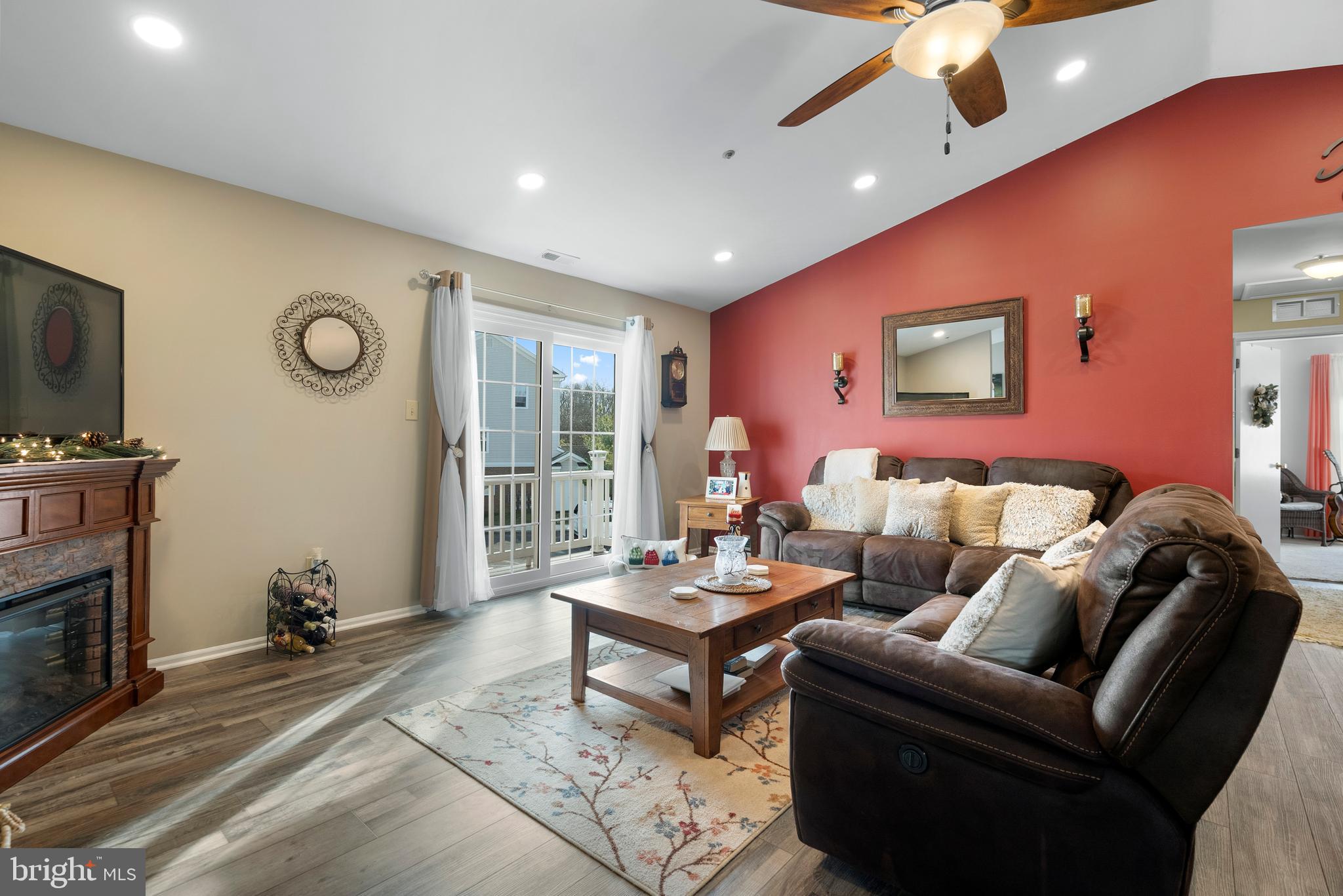 78 Crestmont Dr