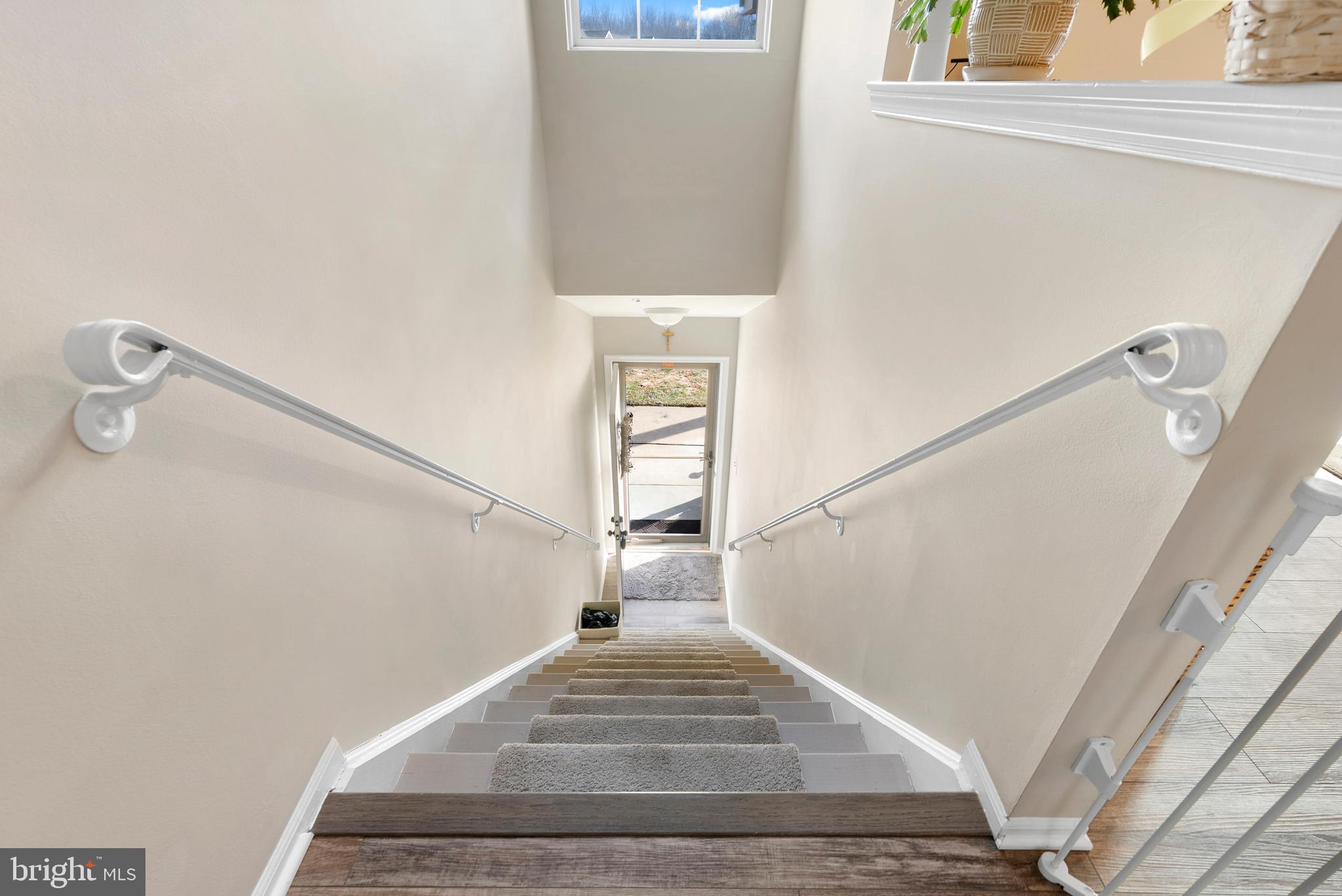 78 Crestmont Dr