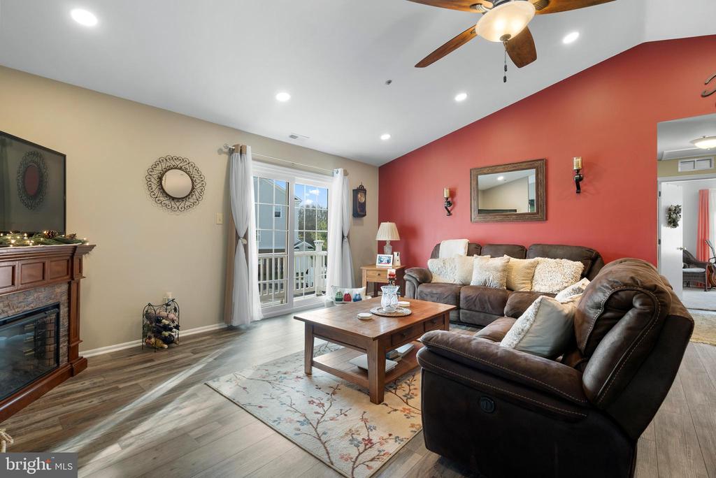78 Crestmont Dr