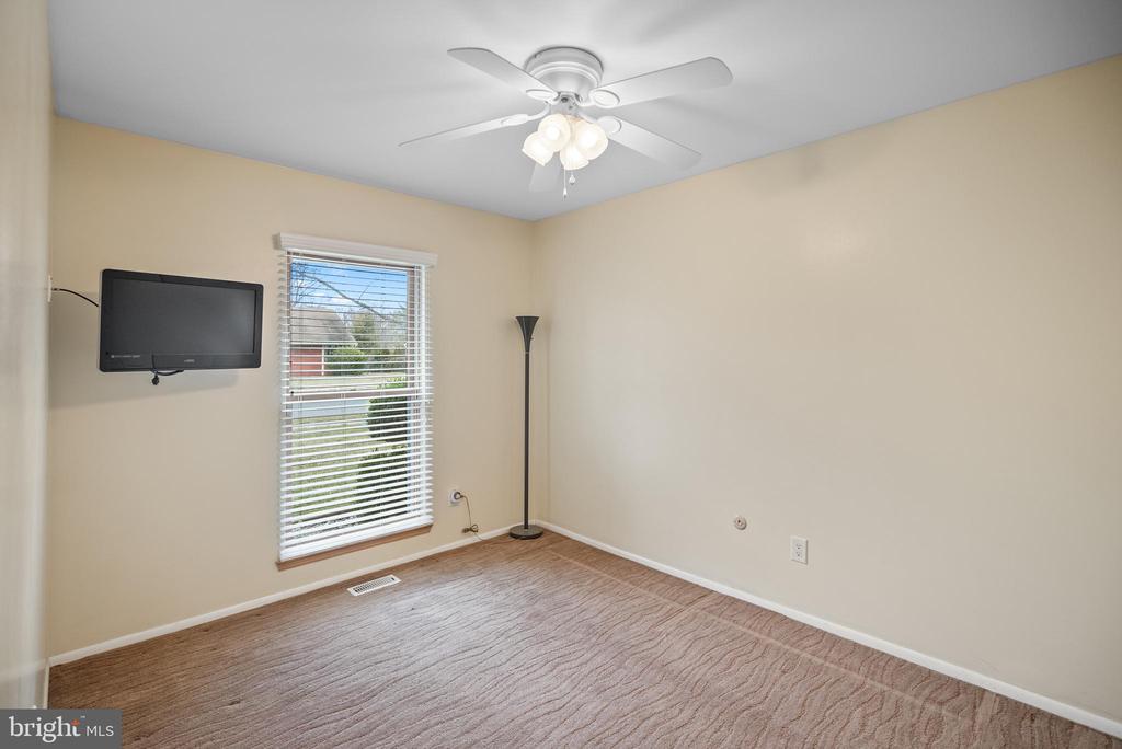 545 Greenbriar Dr