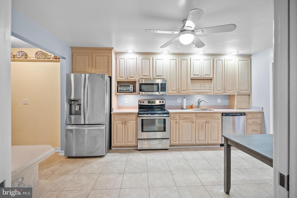 545 Greenbriar Dr
