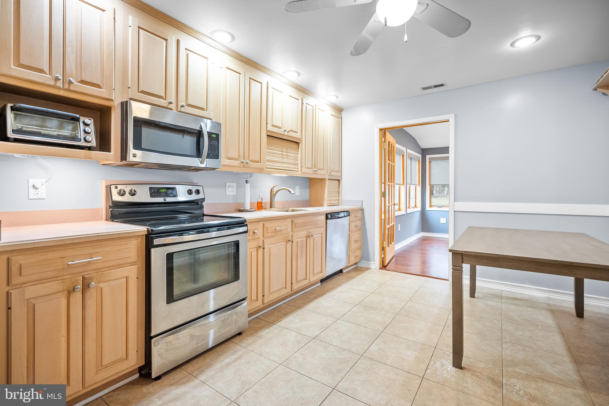 545 Greenbriar Dr