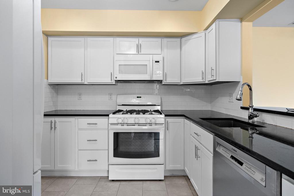 425 Paddock Ct