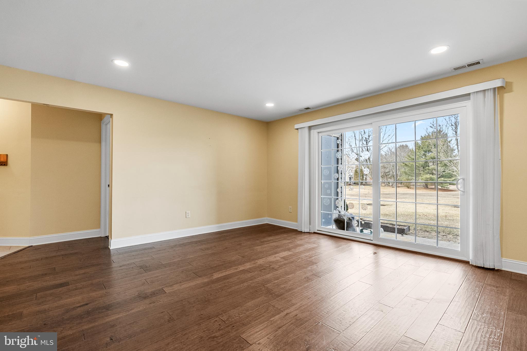 425 Paddock Ct