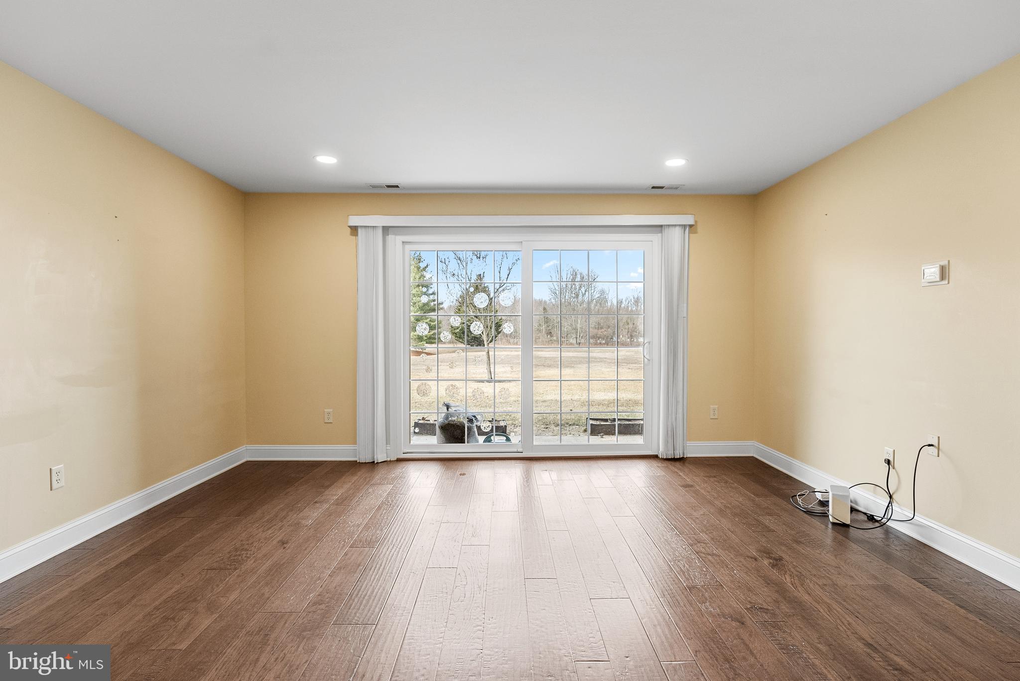 425 Paddock Ct