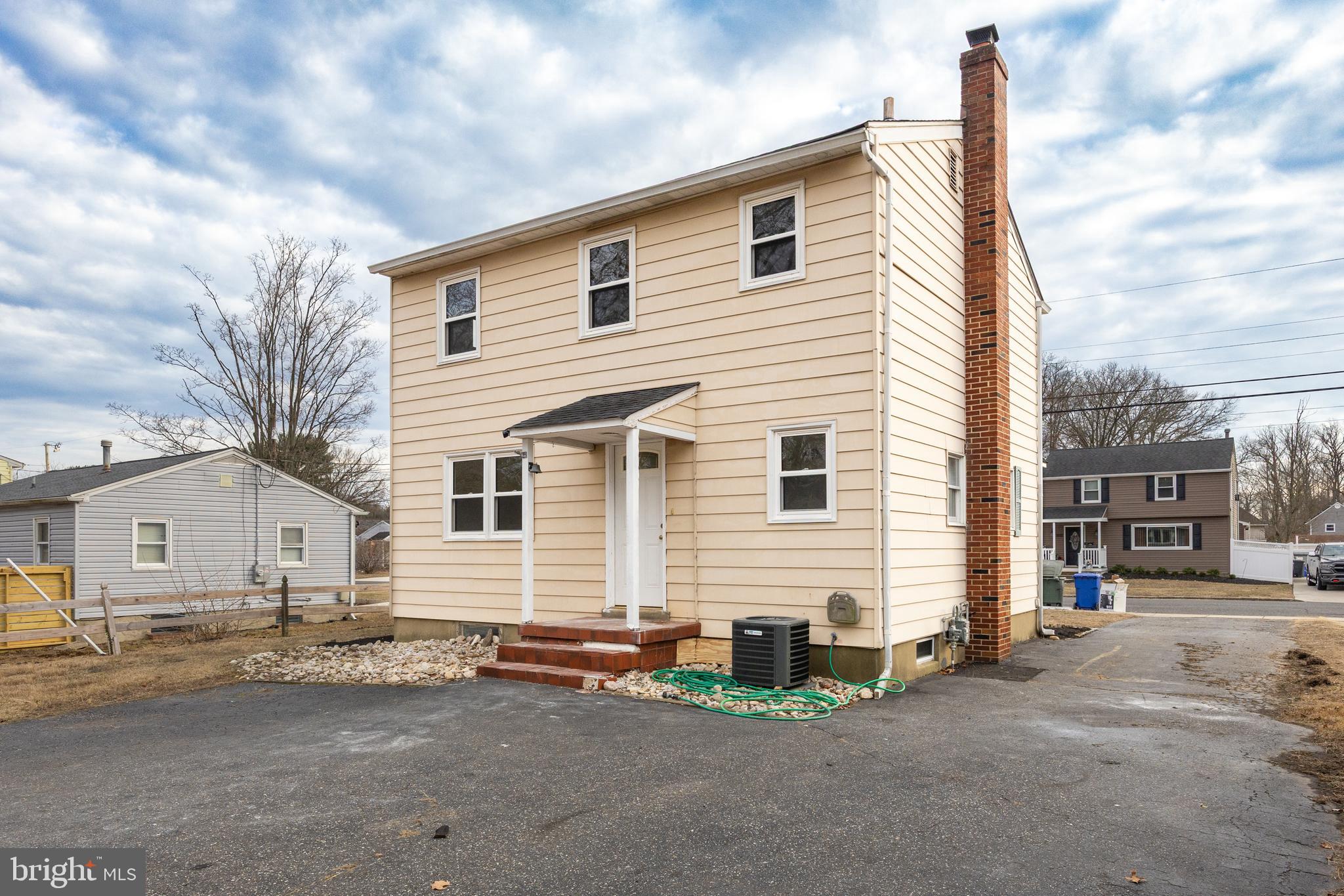 313 Cornell Rd