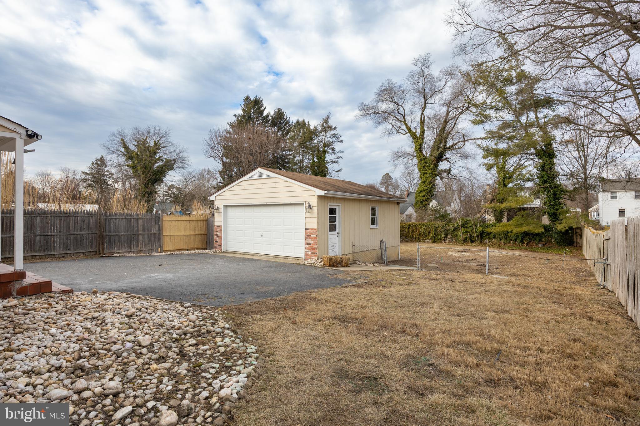 313 Cornell Rd