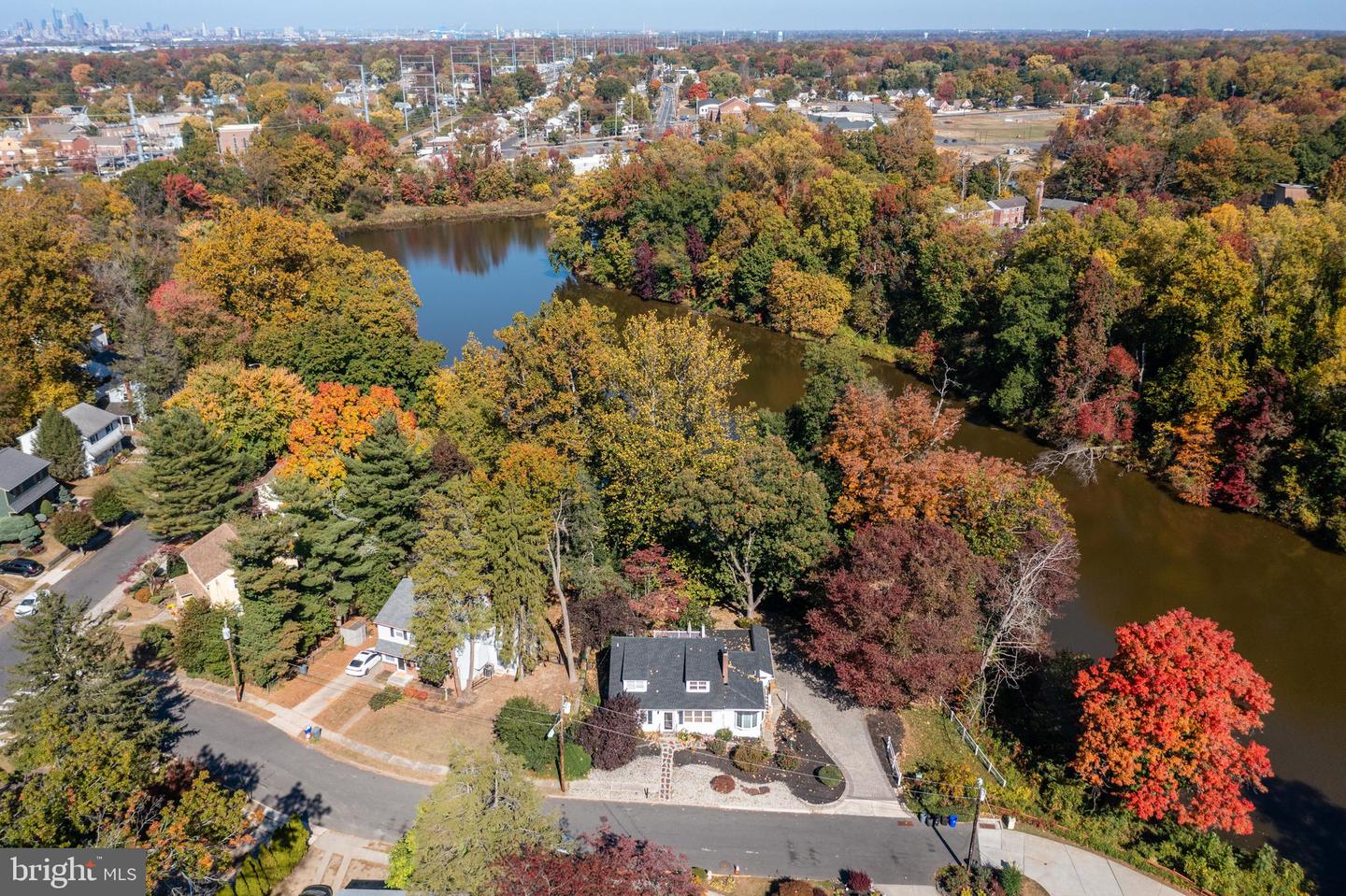 216 Meadow Ln