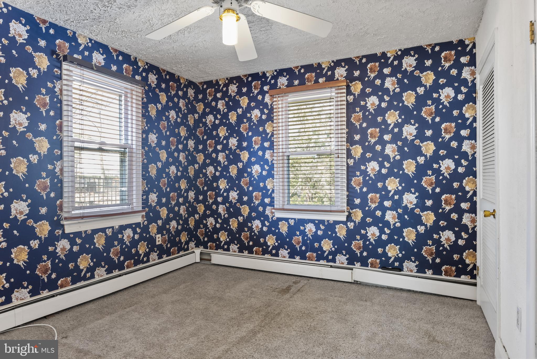 216 Meadow Ln