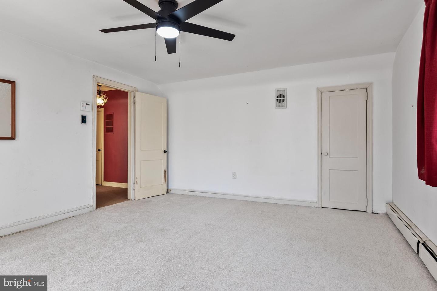 216 Meadow Ln