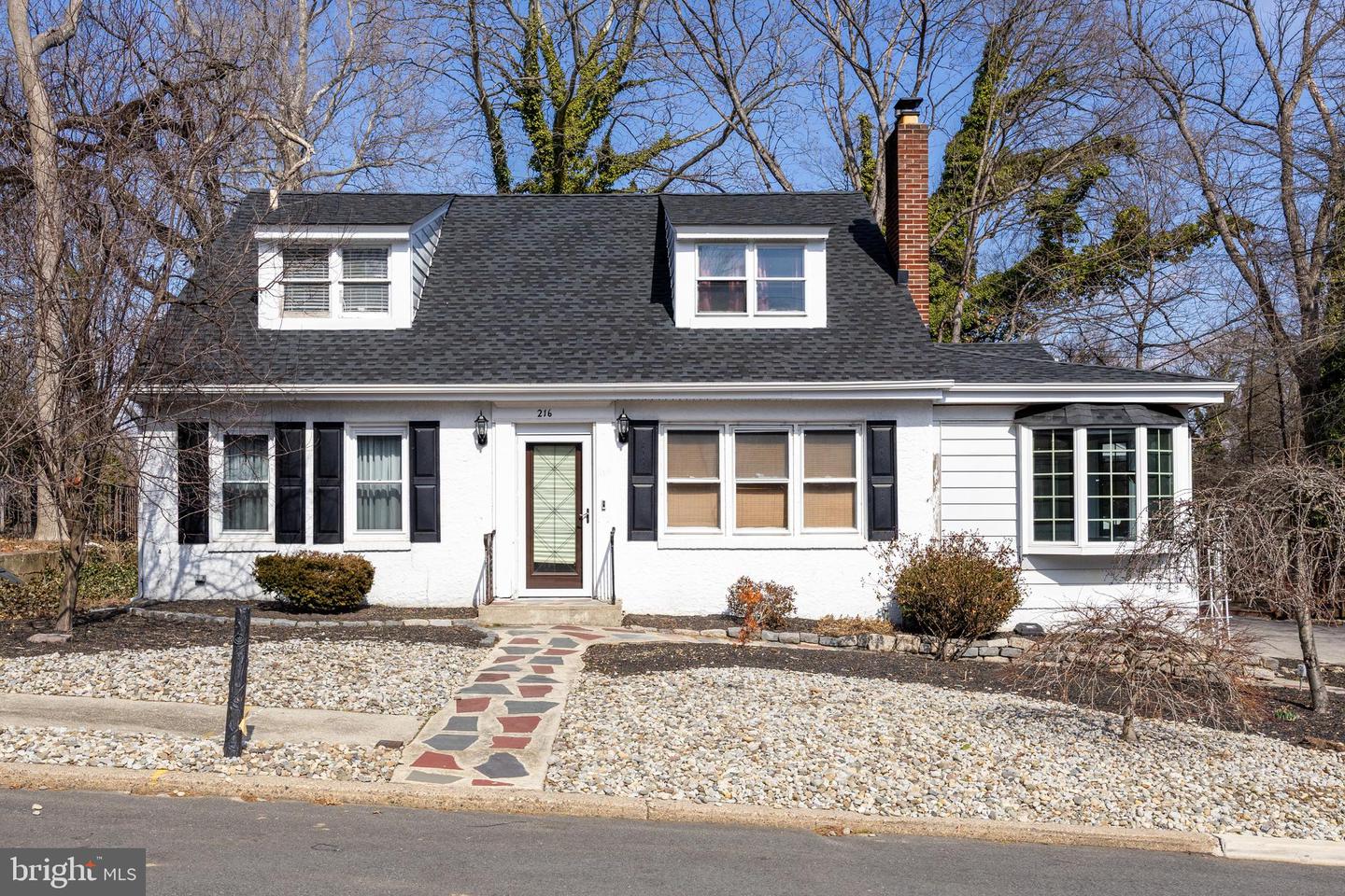 216 Meadow Ln