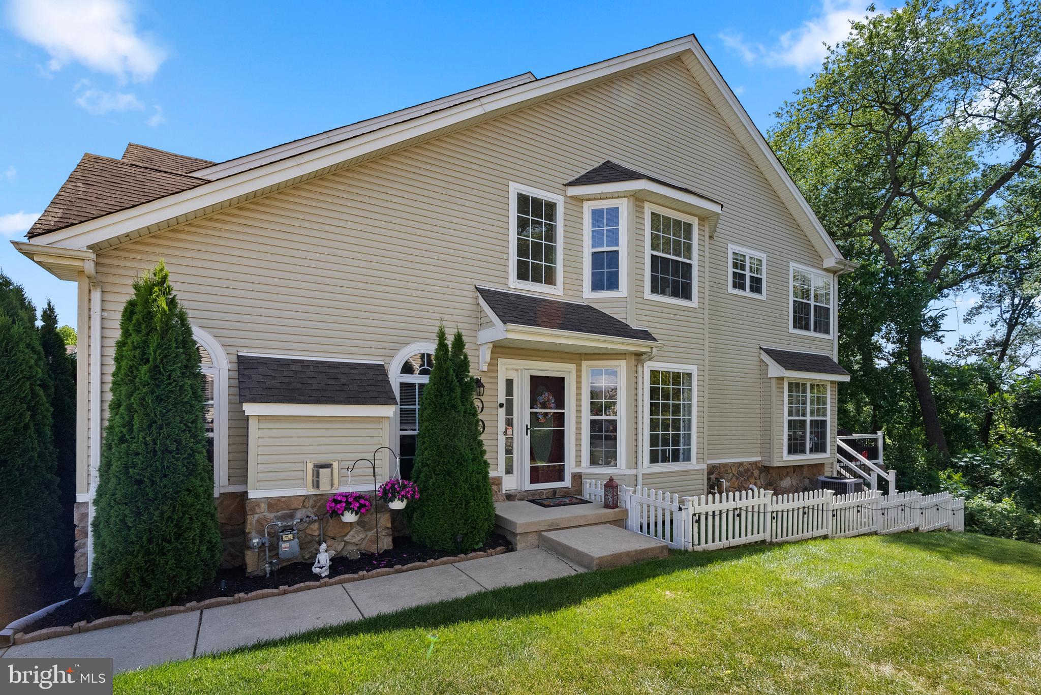 215 Westbrook Dr