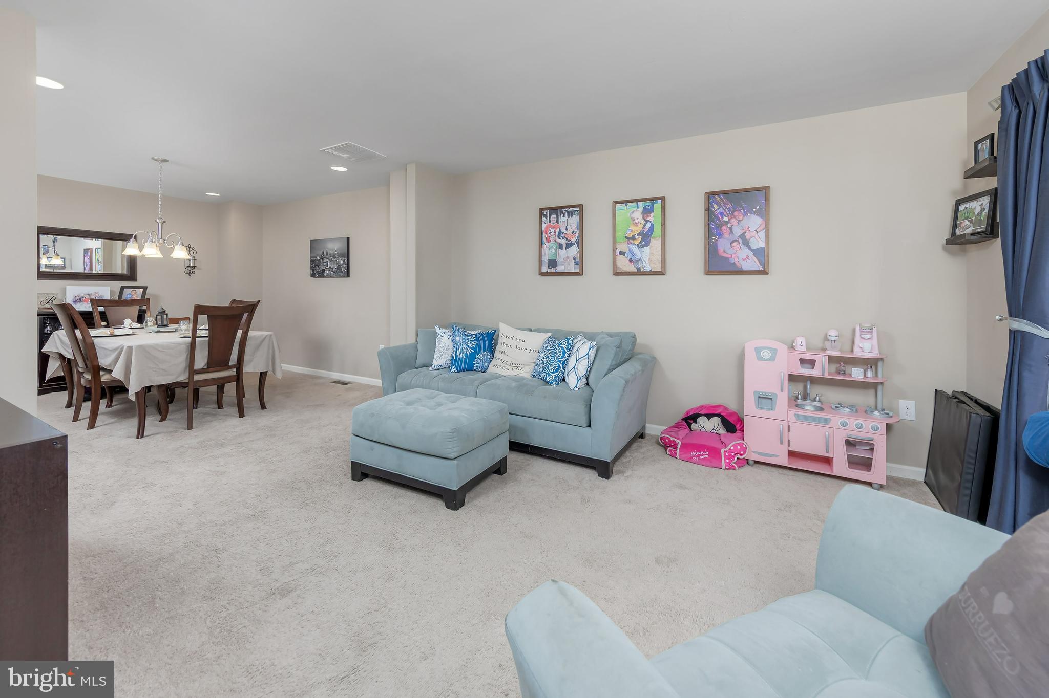 1805 LEXINGTON MEWS