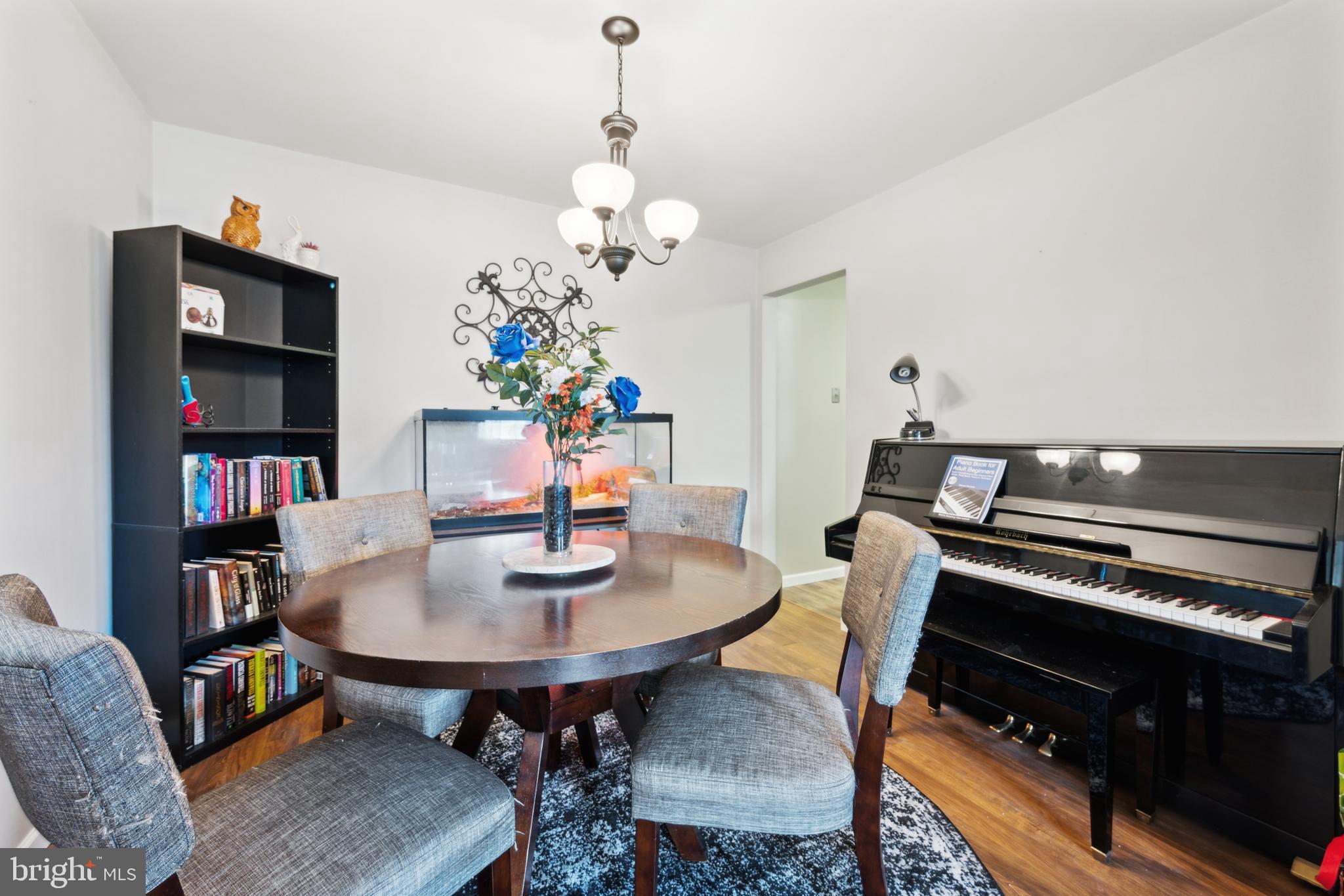 10 Thomas Nelson Bldg