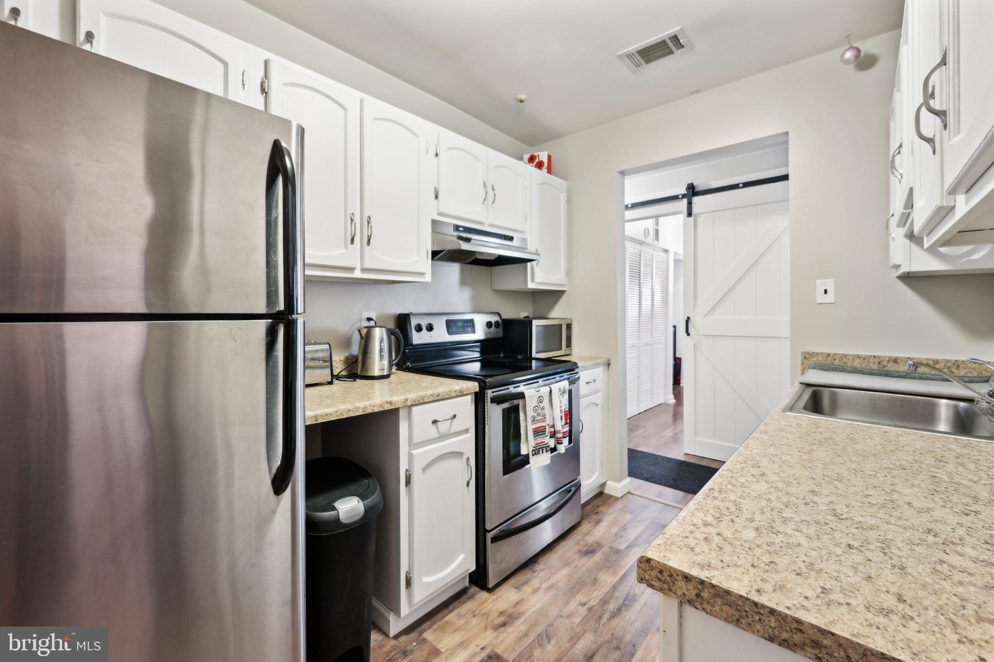 10 Thomas Nelson Bldg