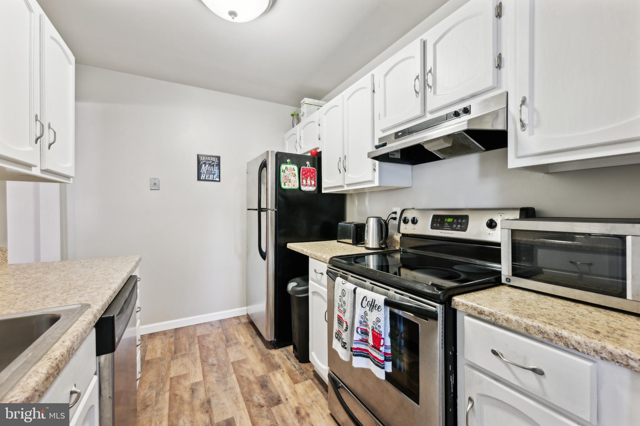 10 Thomas Nelson Bldg