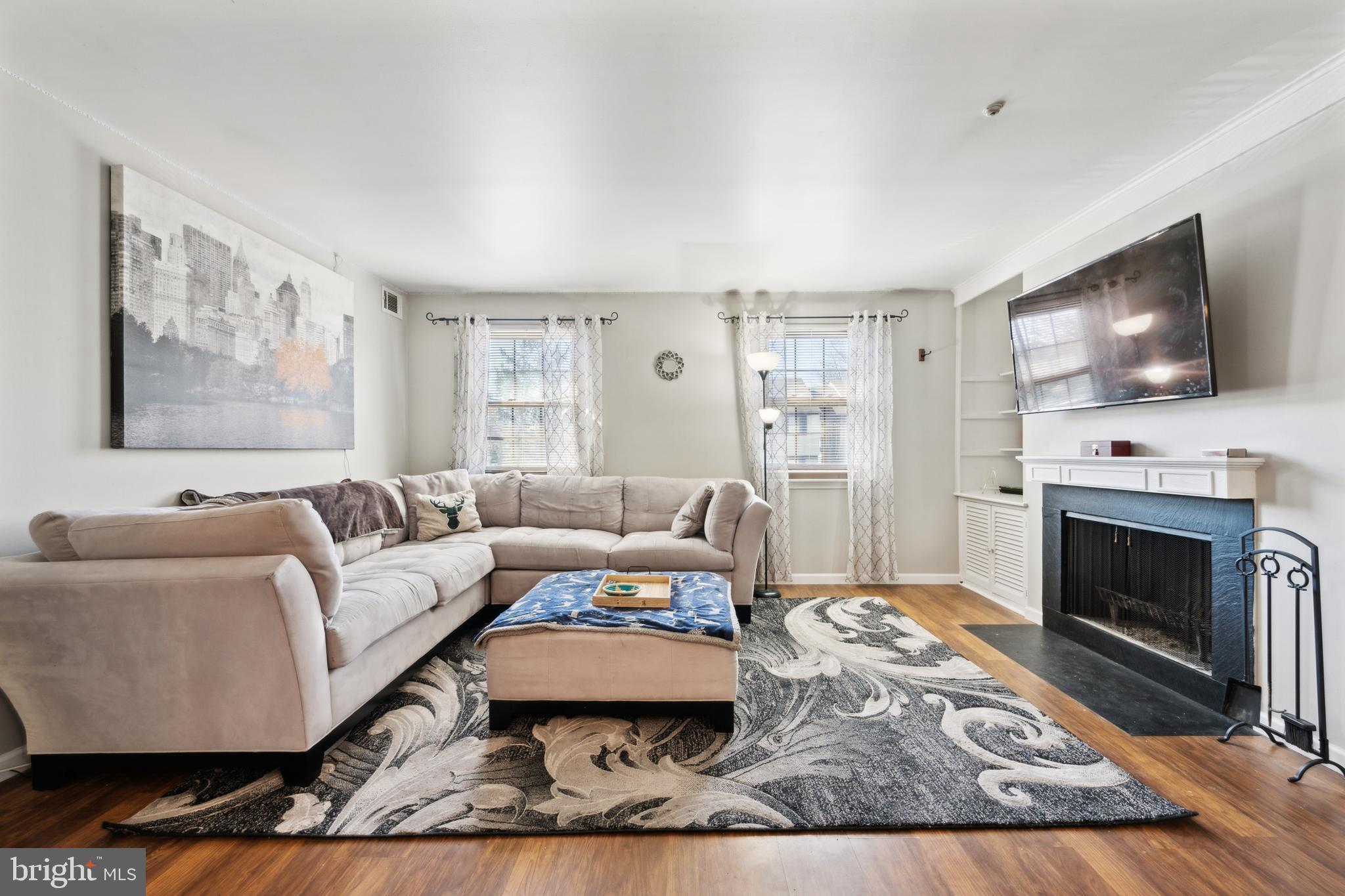 10 Thomas Nelson Bldg