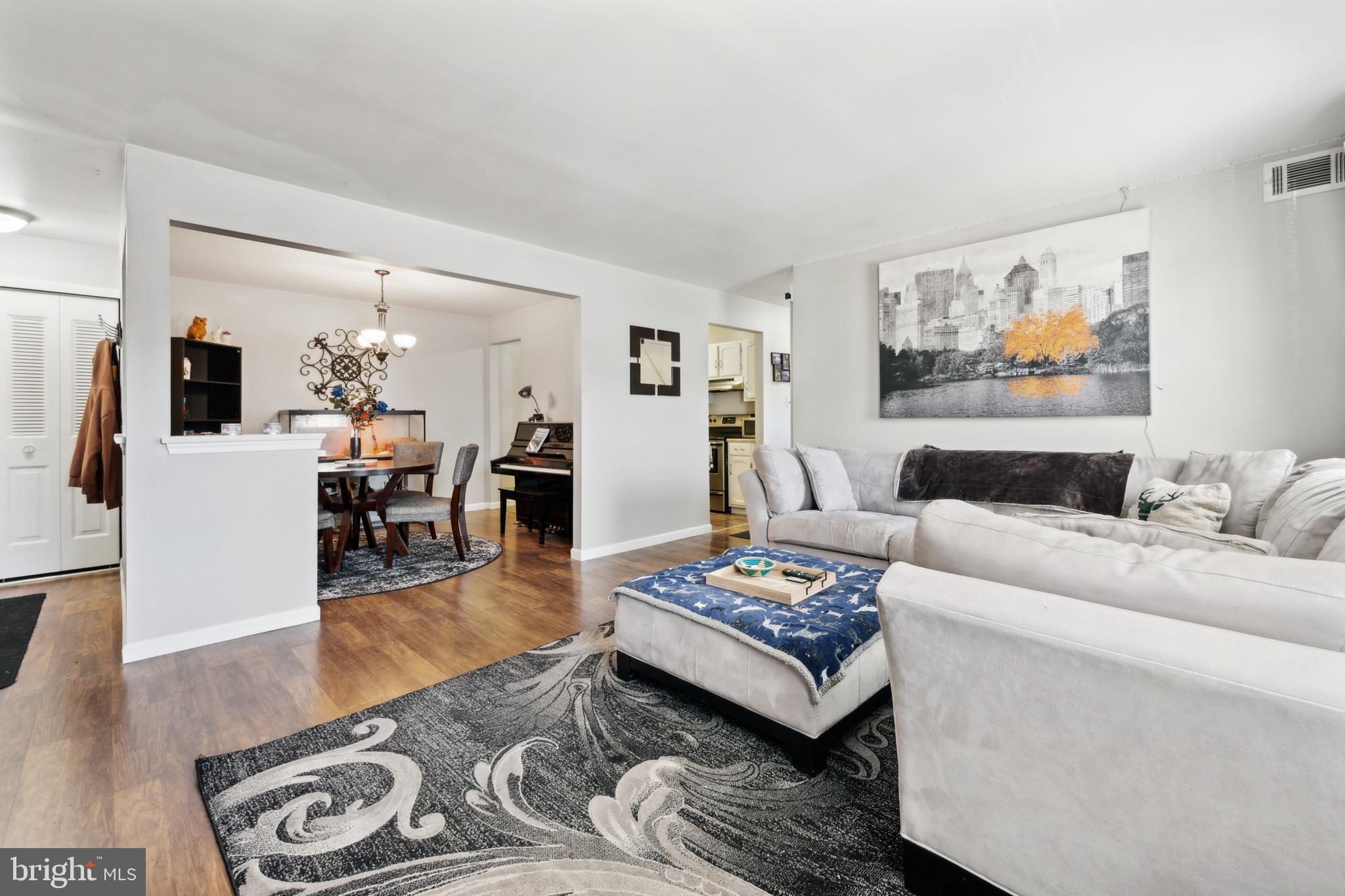 10 Thomas Nelson Bldg