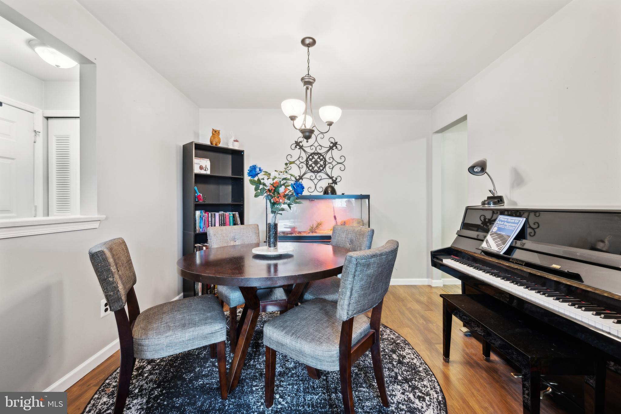 10 Thomas Nelson Bldg