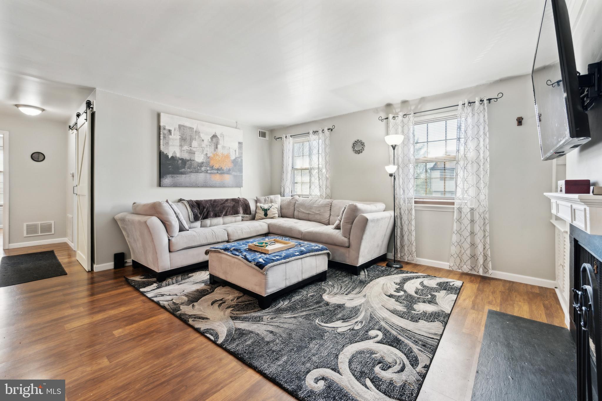 10 Thomas Nelson Bldg