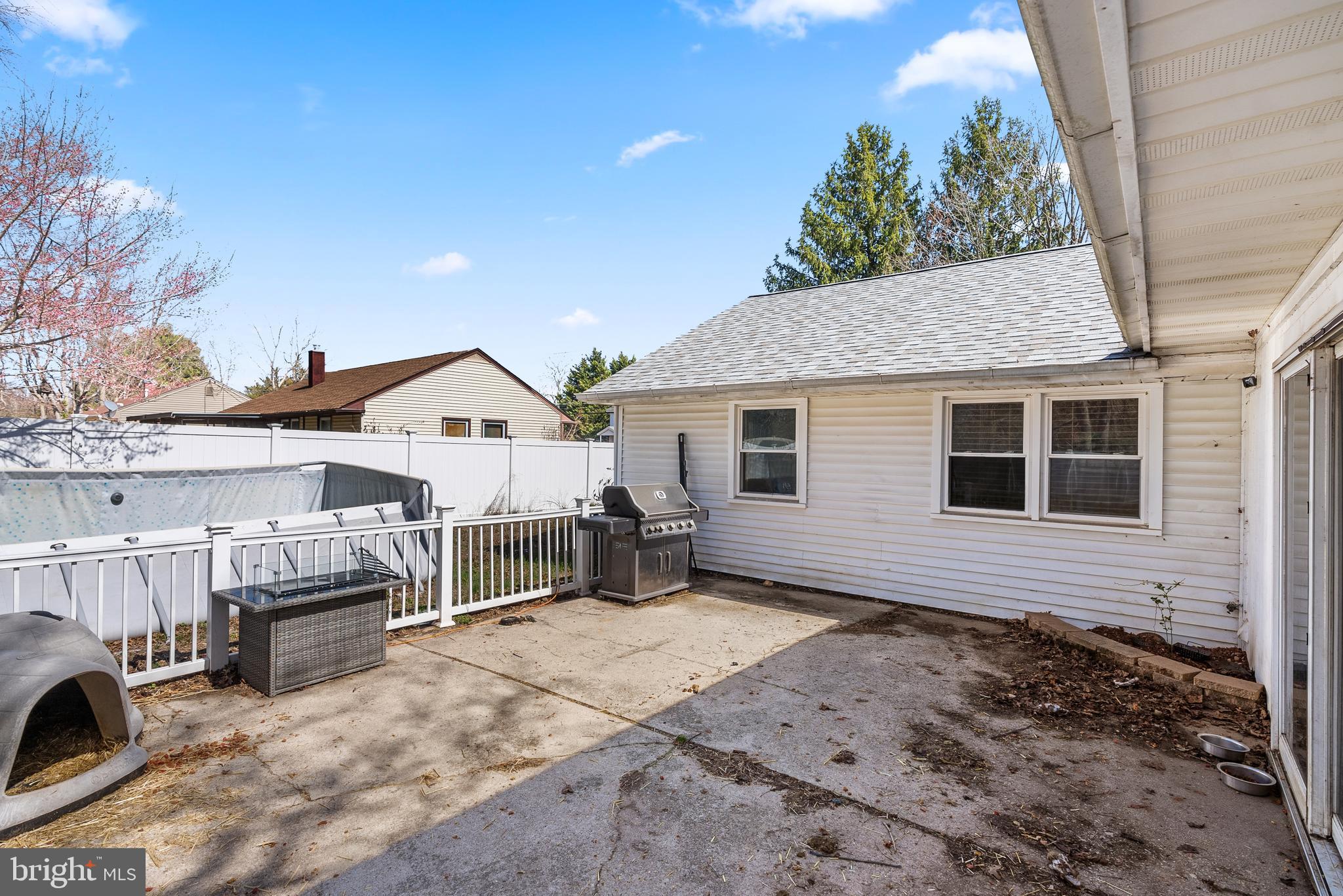 335 Walnut St