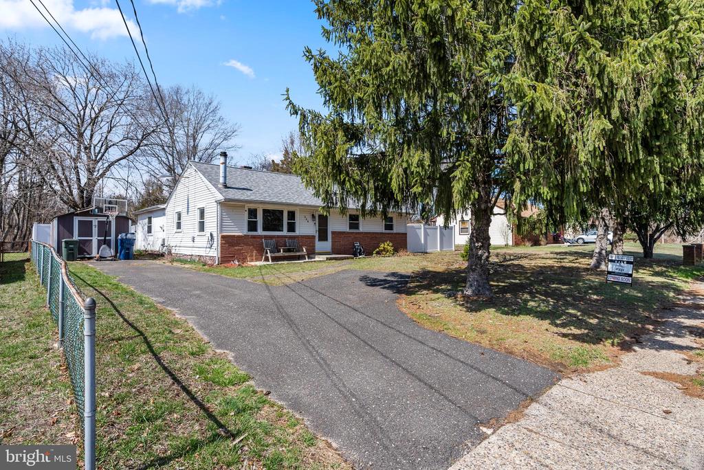335 Walnut St