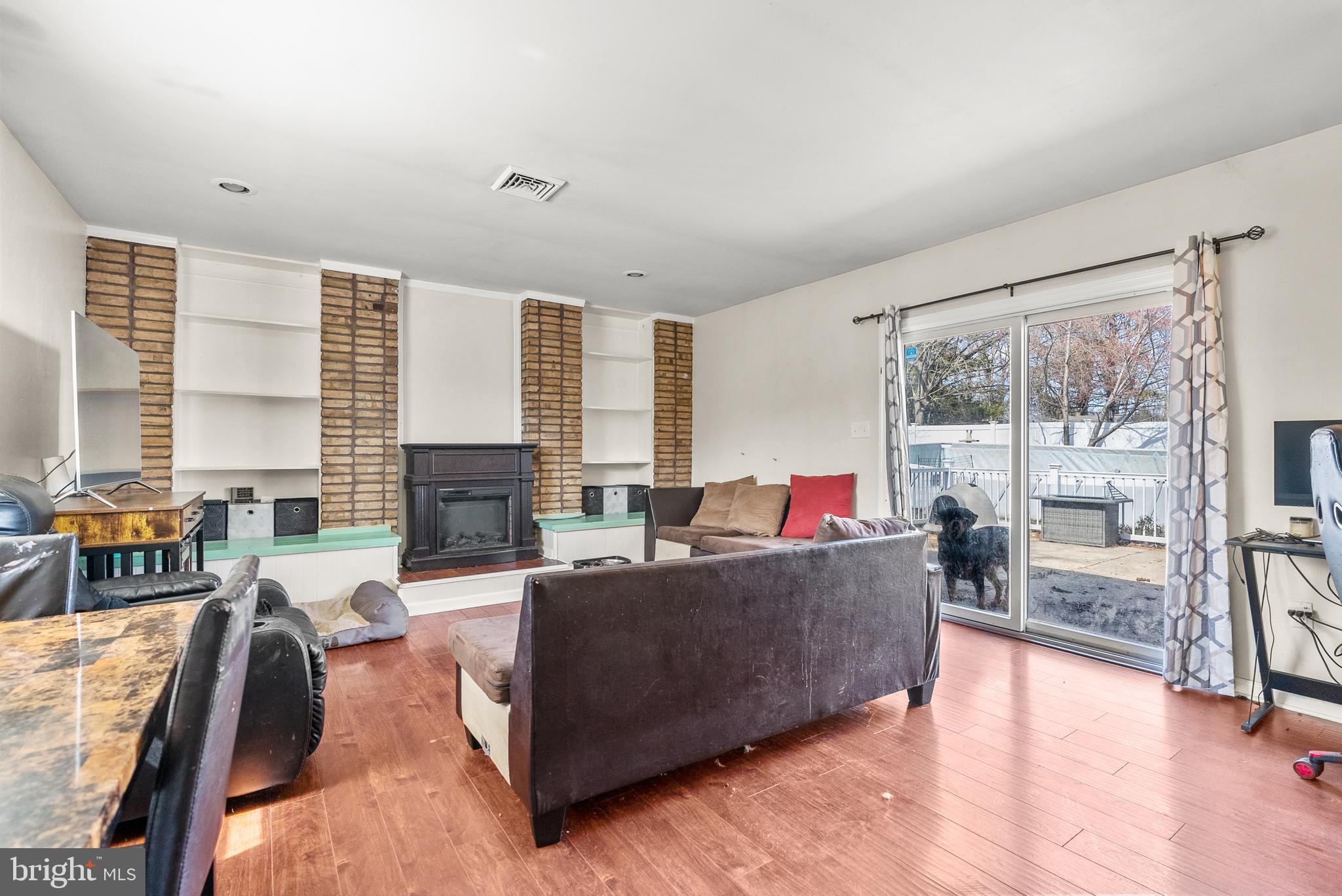 335 Walnut St