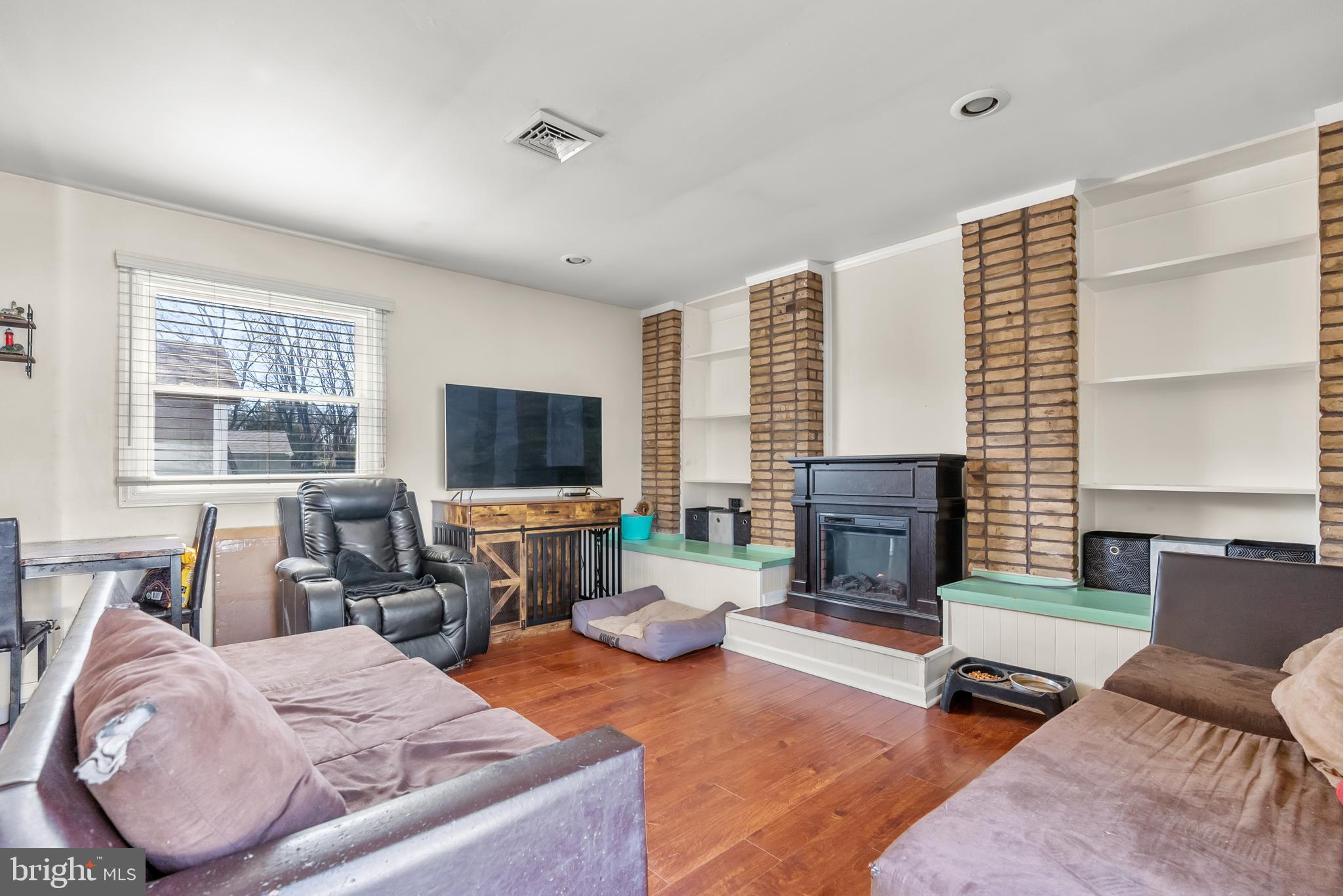 335 Walnut St