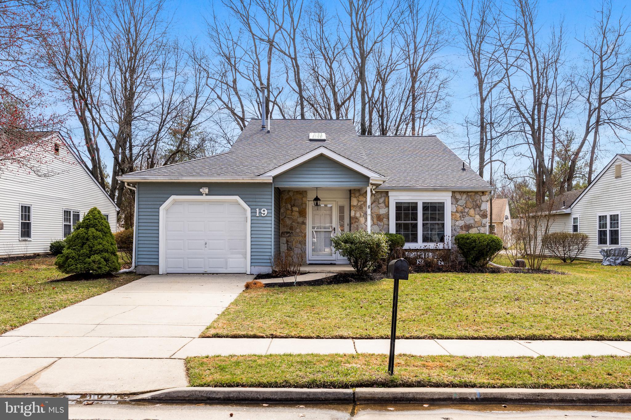 19 Kelly Dr
