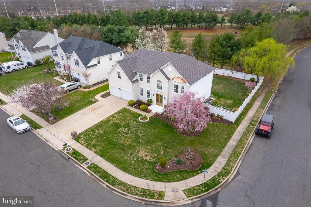 316 PICKWICK DRIVE