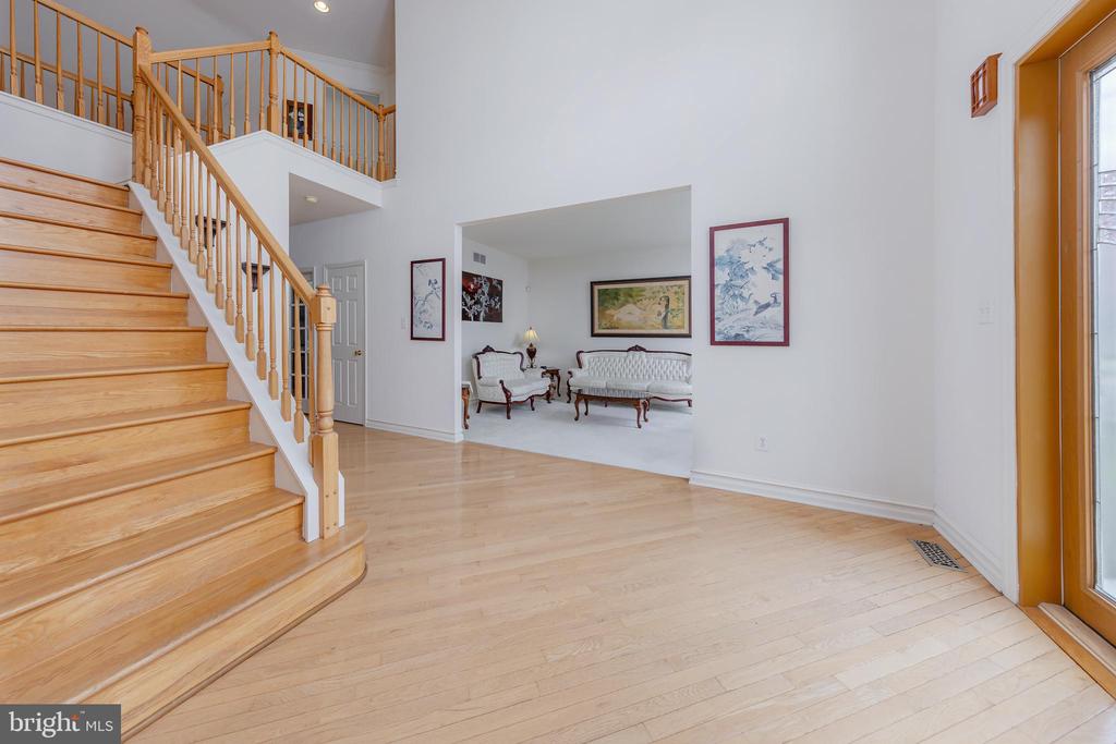 316 PICKWICK DRIVE