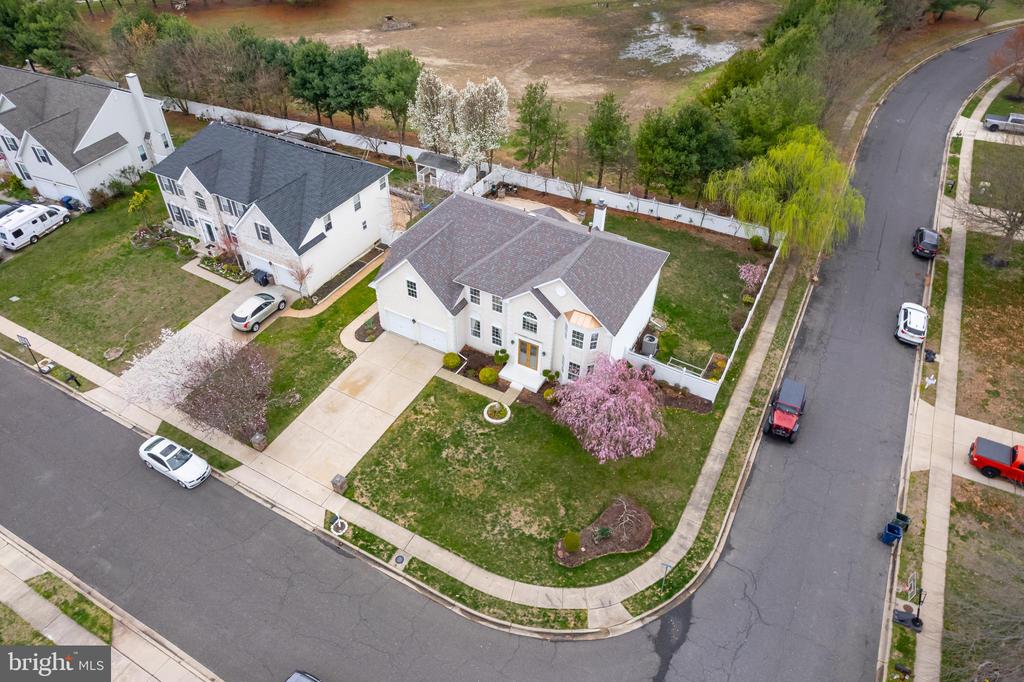 316 PICKWICK DRIVE