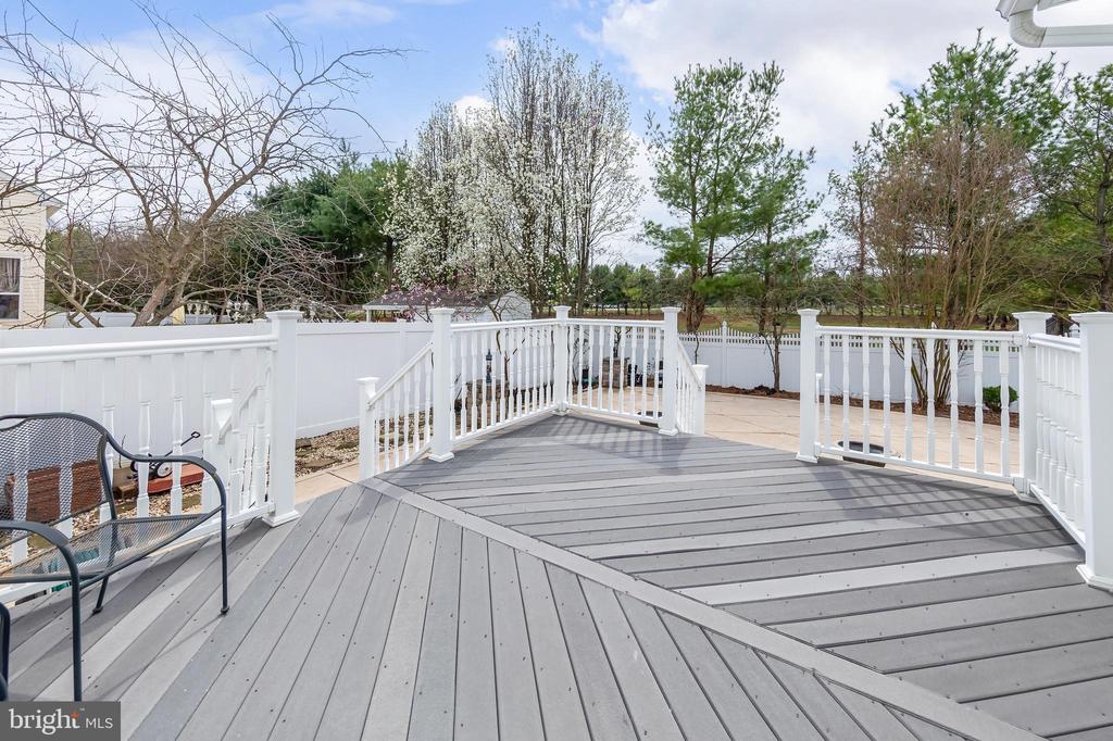 316 PICKWICK DRIVE
