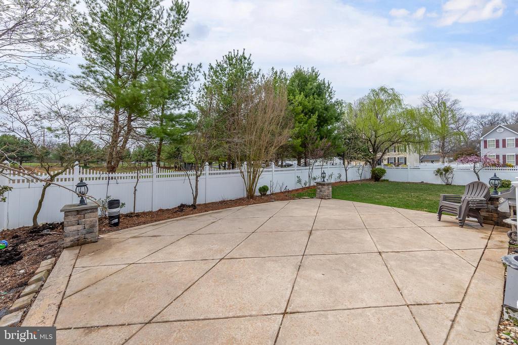 316 PICKWICK DRIVE