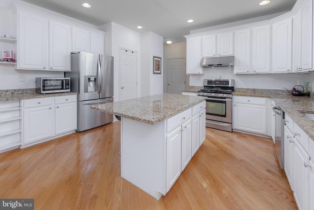 316 PICKWICK DRIVE