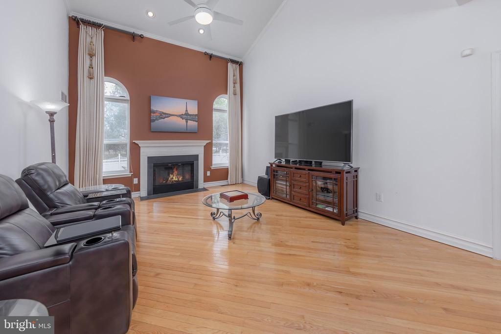 316 PICKWICK DRIVE