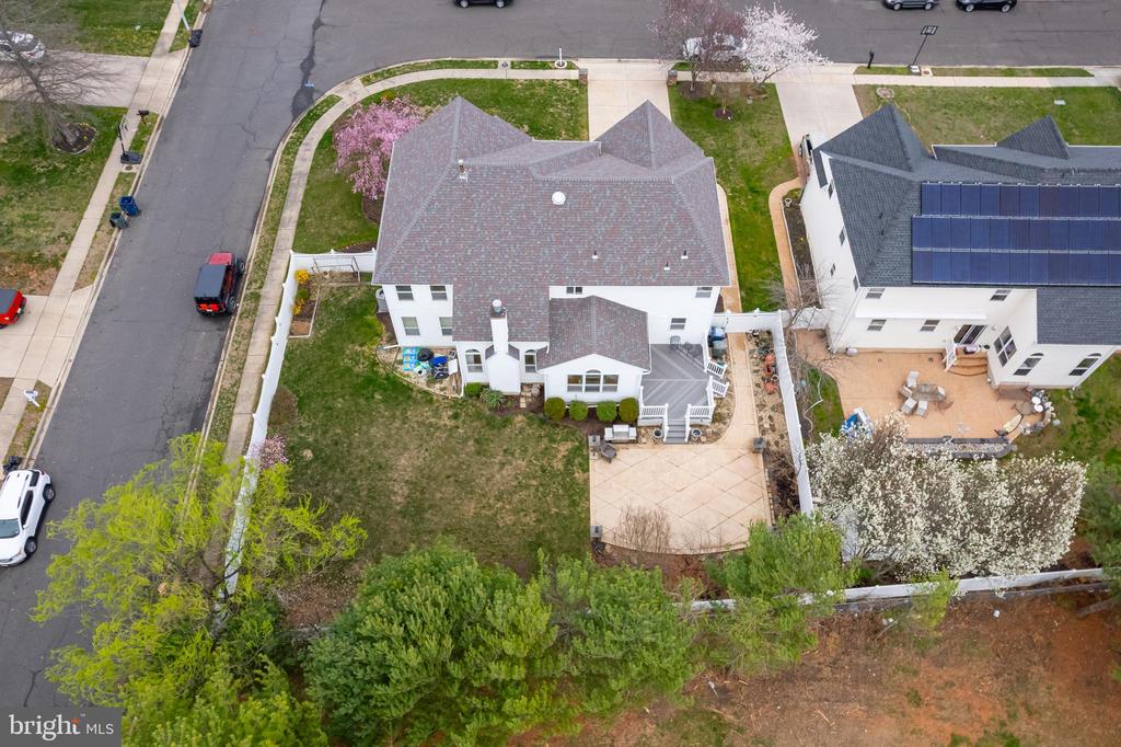 316 PICKWICK DRIVE