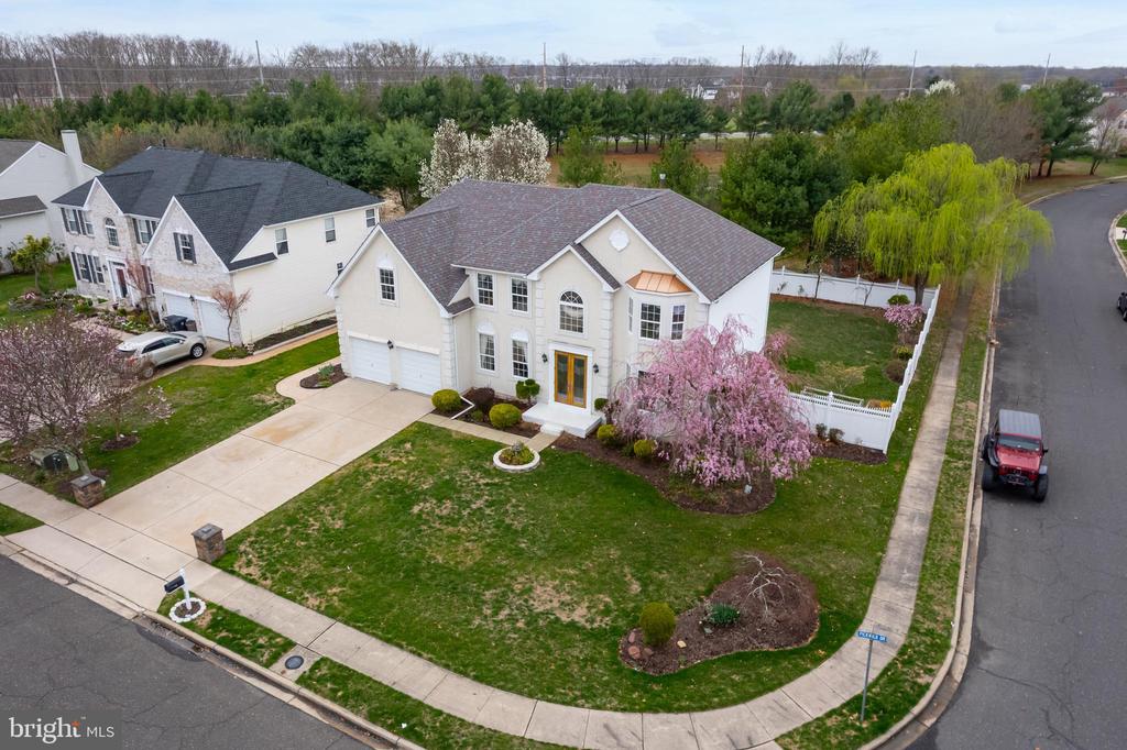 316 PICKWICK DRIVE
