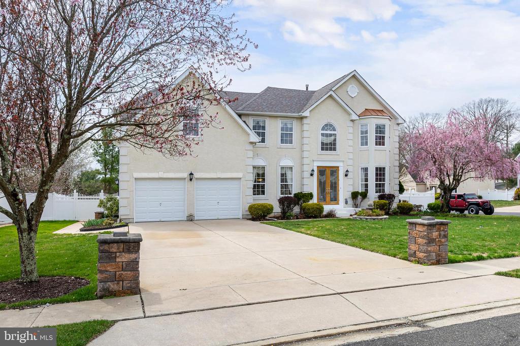 316 PICKWICK DRIVE