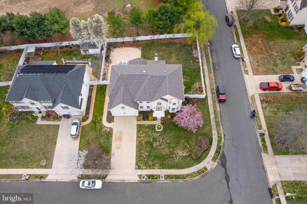 316 PICKWICK DRIVE