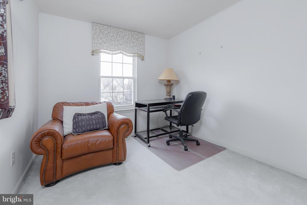 316 PICKWICK DRIVE