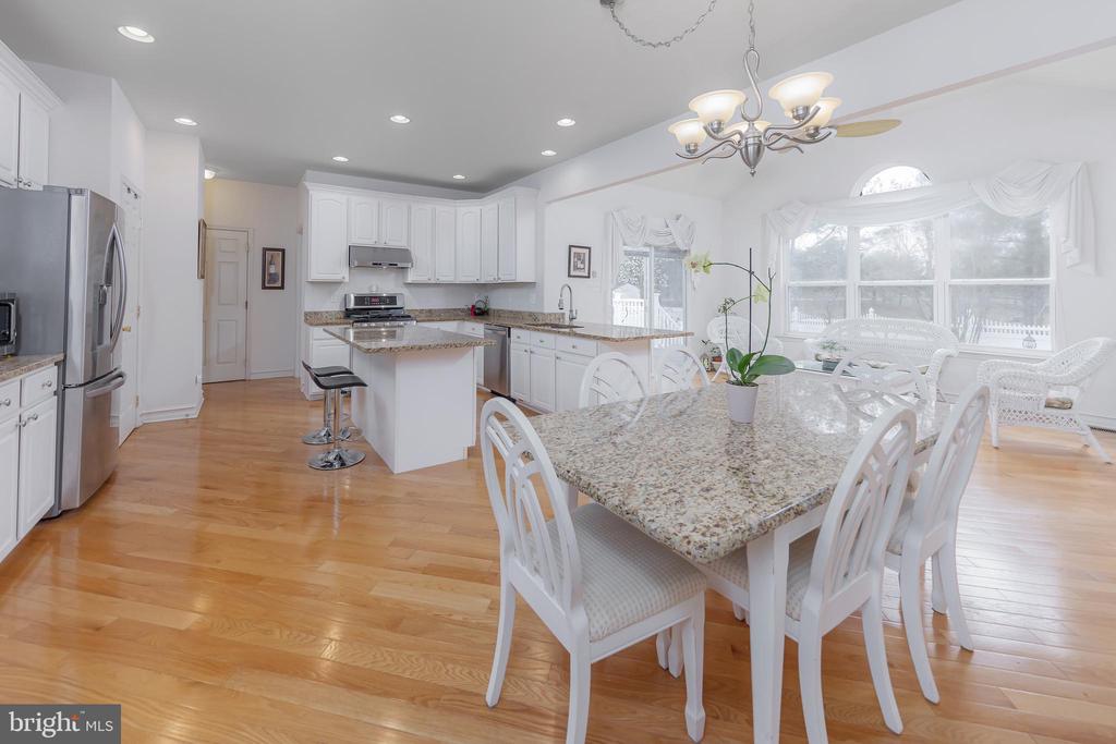 316 PICKWICK DRIVE
