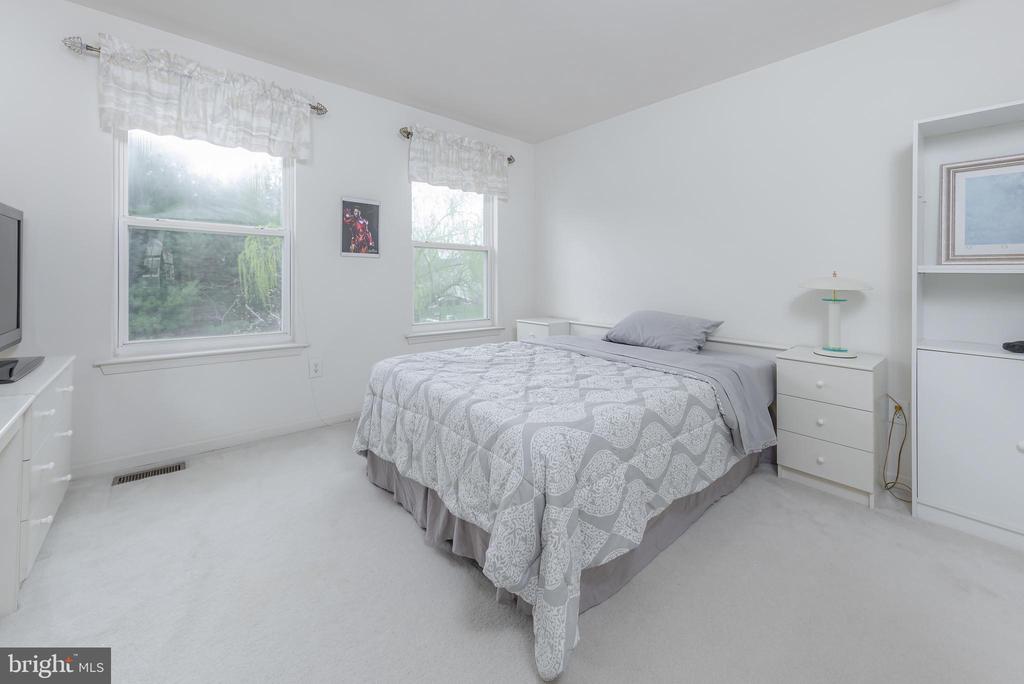 316 PICKWICK DRIVE