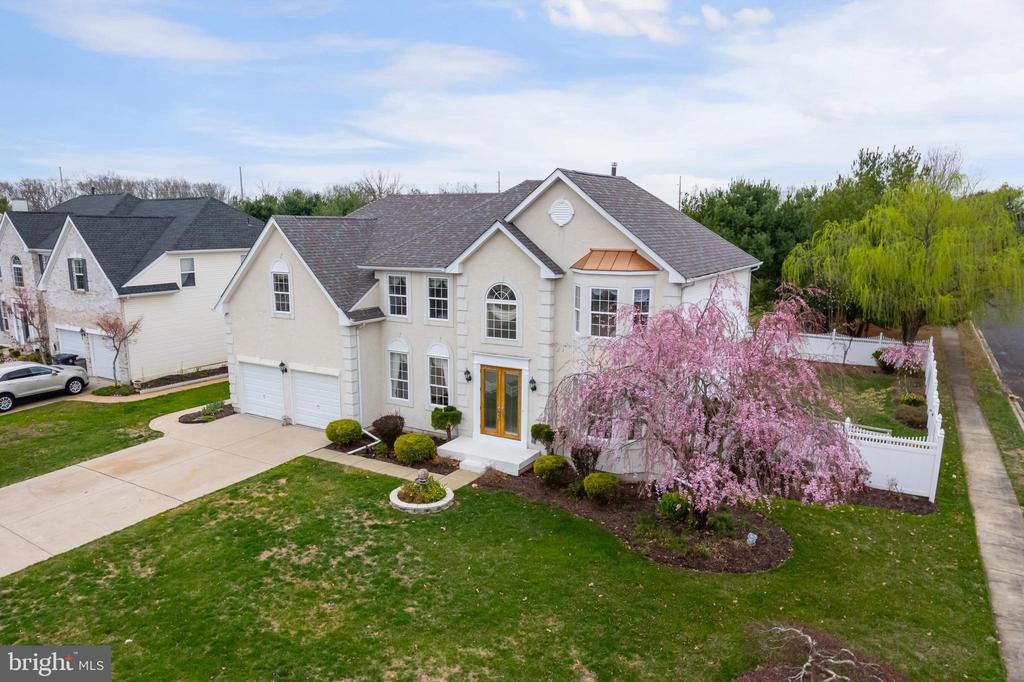 316 PICKWICK DRIVE
