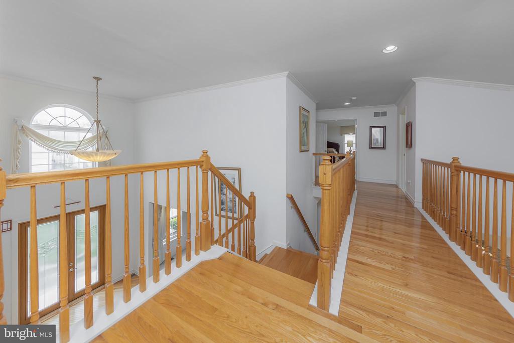 316 PICKWICK DRIVE