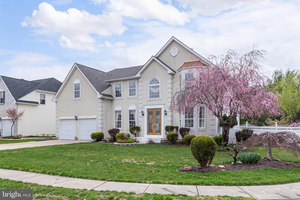 316 PICKWICK DRIVE