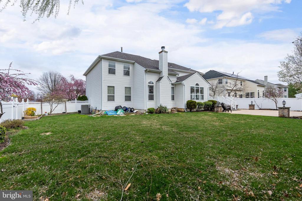 316 PICKWICK DRIVE