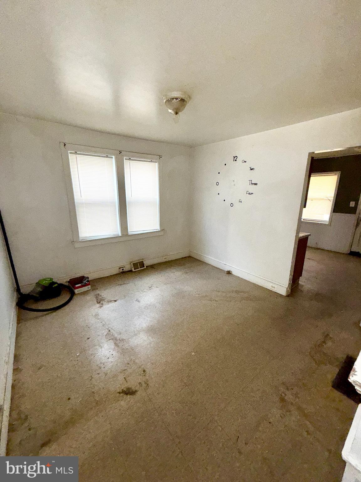 335 W Buck St