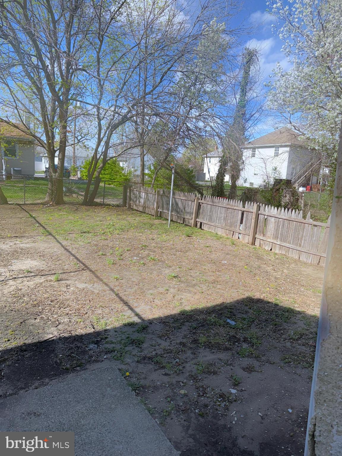 335 W Buck St