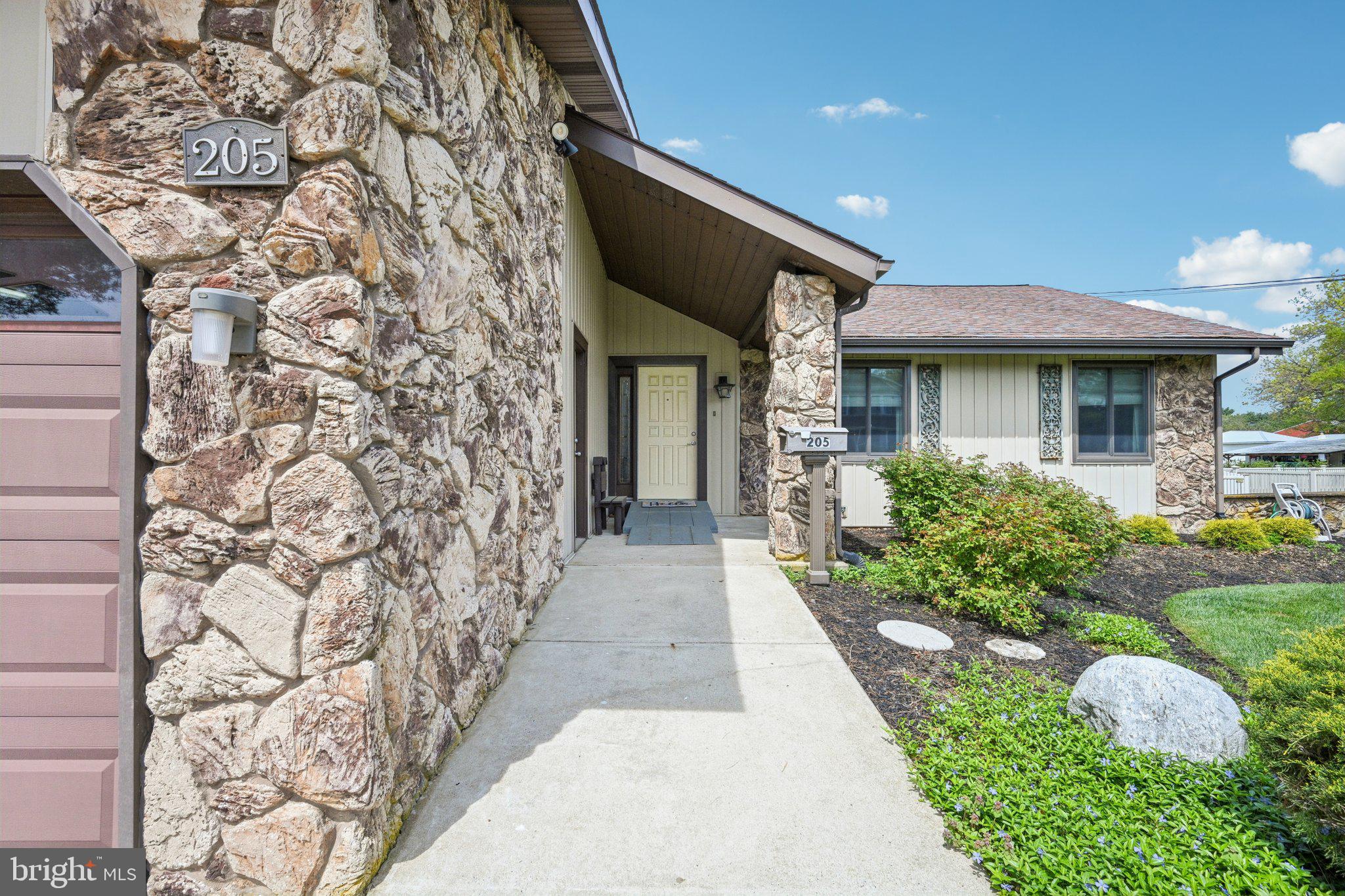205 S Lehigh Rd